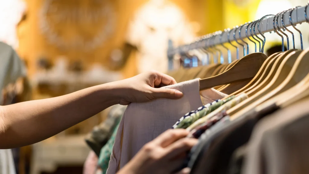 how to sell custom t shirts - styledev - 2